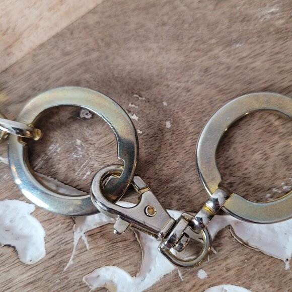 Vintage Gold-Tone Chain Link Belt With Circular Ring Accents & Clip Closure - Picture 6 of 10